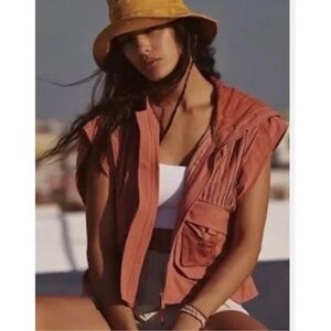 {NWOT Free People Movement Pleaty Please Vest in Sequioa Size XS Hiking}